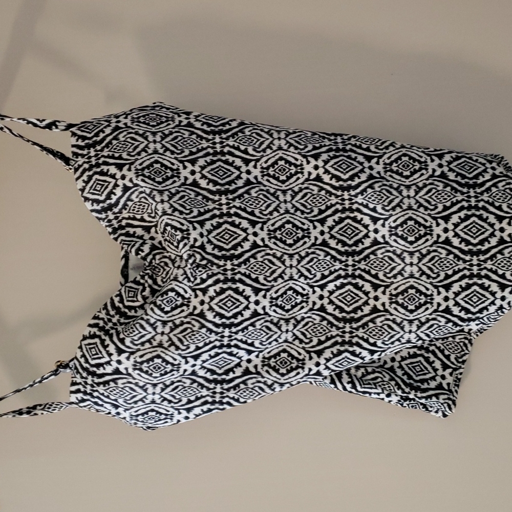 😎Victoria's Secret tankini top sz 34C medium, like new!